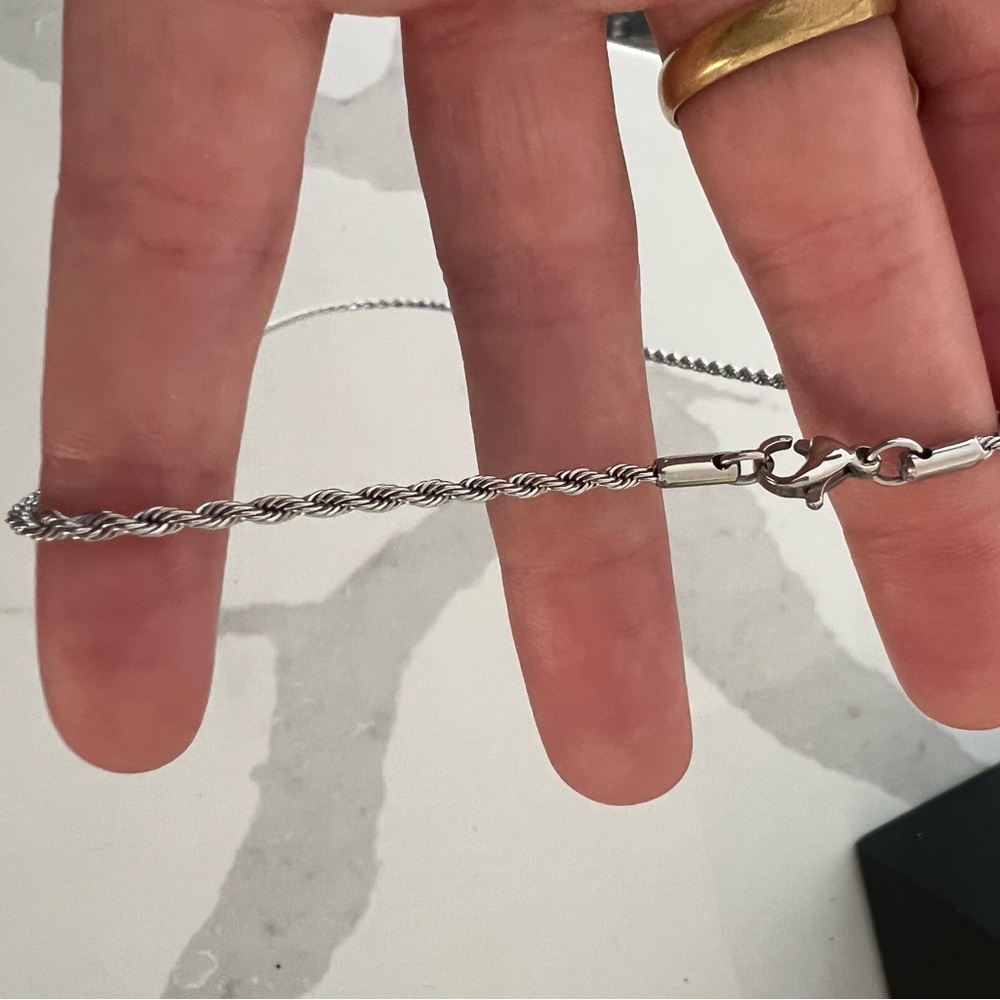 Silver Chain - Picture 2 of 4